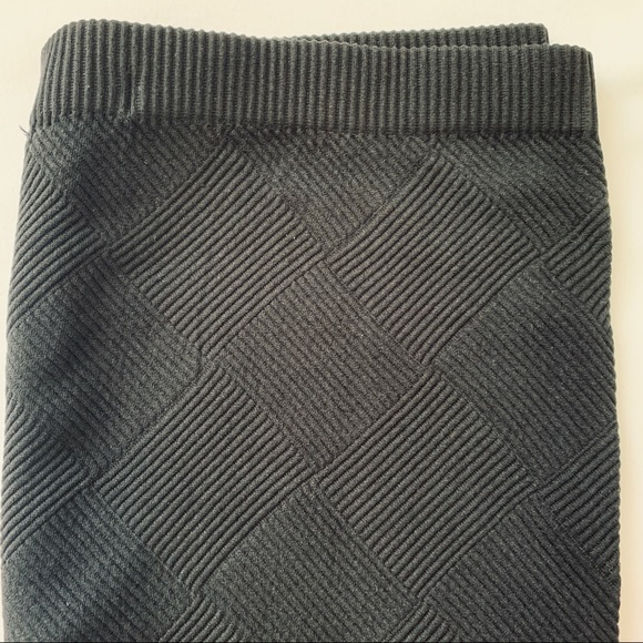 Maternity Seamless Leggings - Picture 2 of 3